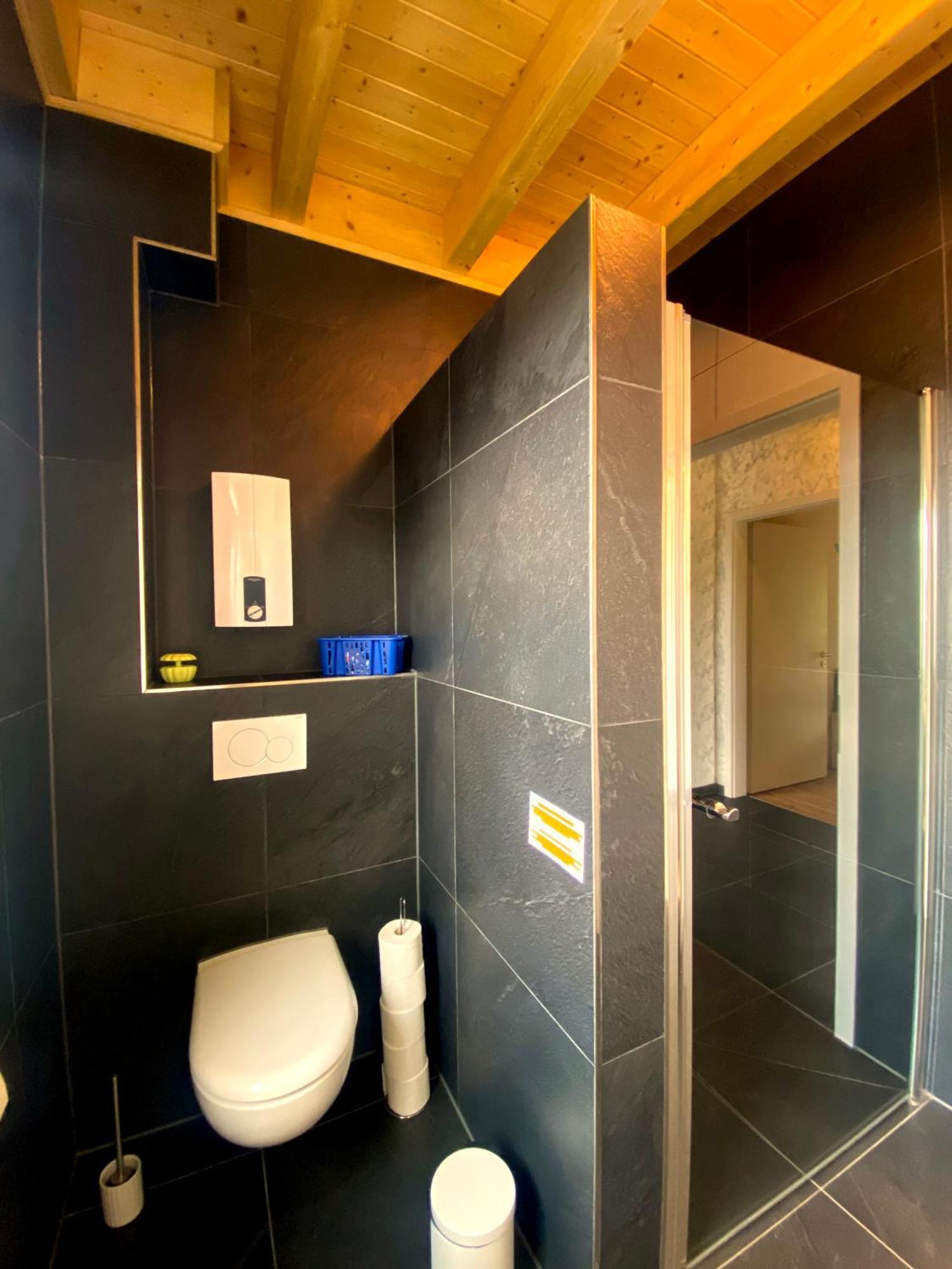 Ferienwohnung Am Weiher Kategorie 1 نيدغن المظهر الخارجي الصورة